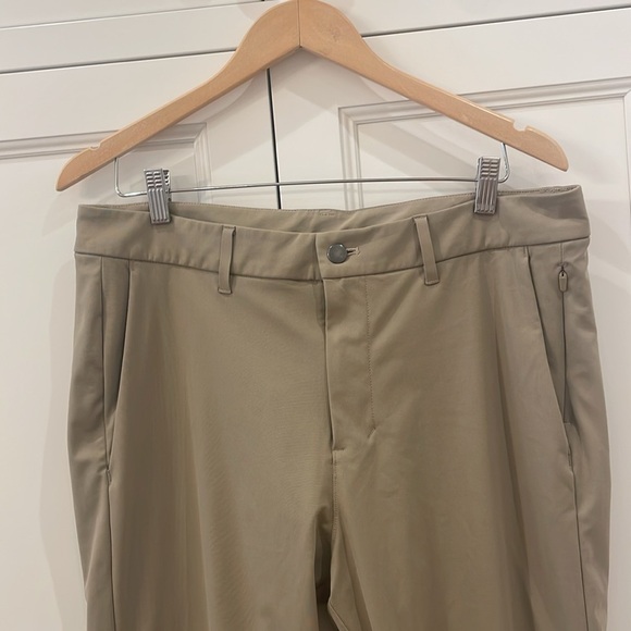 Lululemon Men’s Tan Pants—GREAT FABRIC & Style—Great condition!! Size 34 - Picture 2 of 9